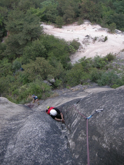 201206081358438013.jpg