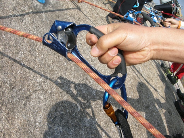 201210151122449281.jpg
