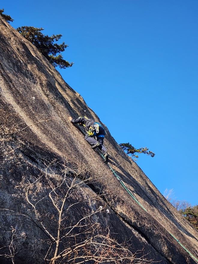 8924f338f667ce7e6597c8d9ba05b246_1763648